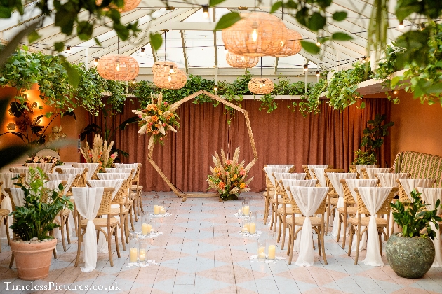 Learn more about this outstanding riverside wedding venue: Image 2b