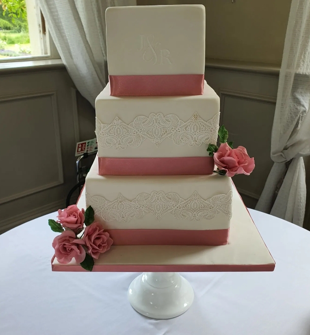 Surrey wedding cake supplier on hand at County Wedding Events' Signature Wedding Show: Image 2b