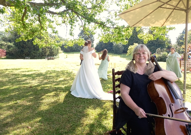 Hear live music at Bluewater wedding fair from Rose Gold String Trio: Image 2b