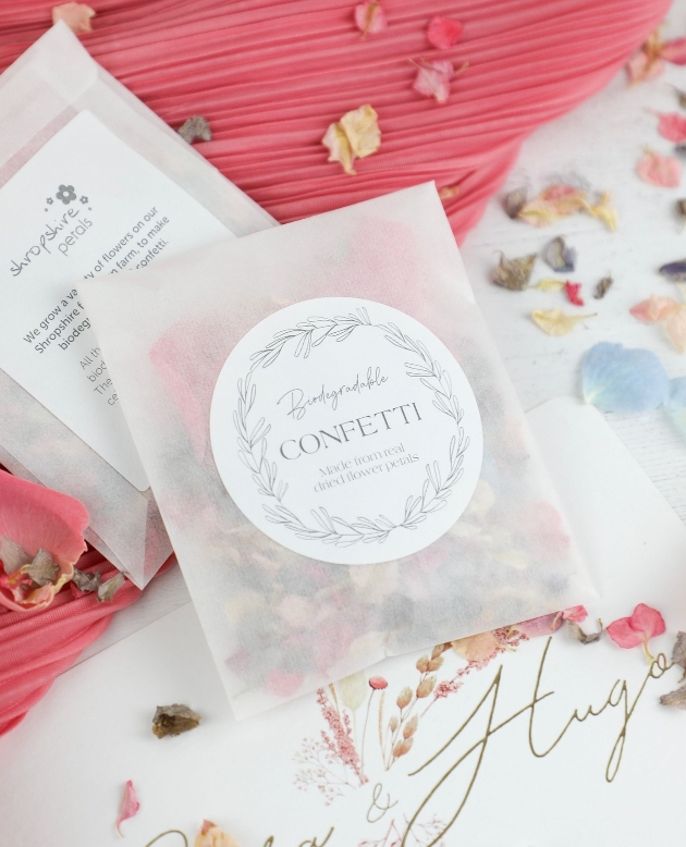 Find a Shropshire Petals Confetti sachet in your goodybag: Image 2a