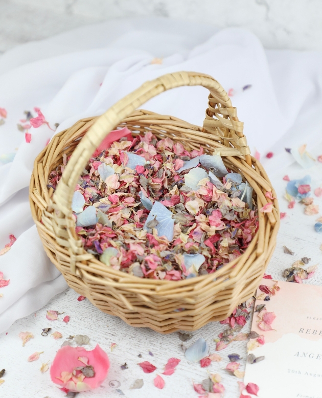 Find a Shropshire Petals Confetti sachet in your goodybag: Image 2b